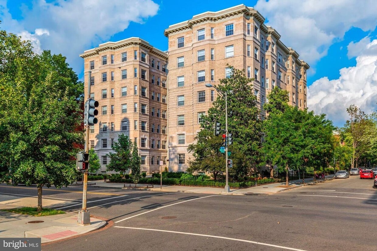 Primary Photo - Dupont Circle Modern Studio Apartment In Historic Building W/Extra Storage!