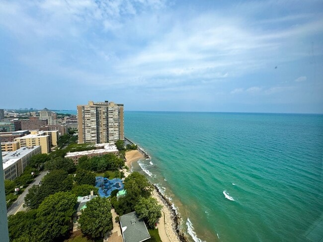 Foto del edificio - 6171 N Sheridan Rd