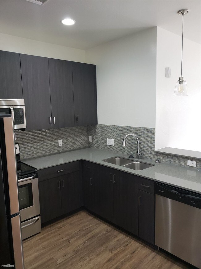 Foto del edificio - 7979 E Wilshire Dr