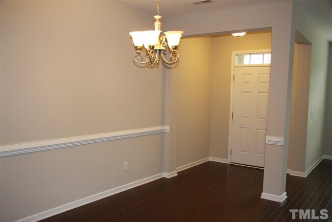 Building Photo - 1536 Alemany St