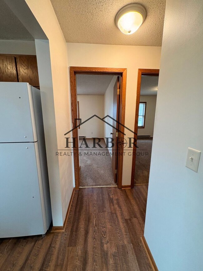 Foto del edificio - 2426 30th Ave NW