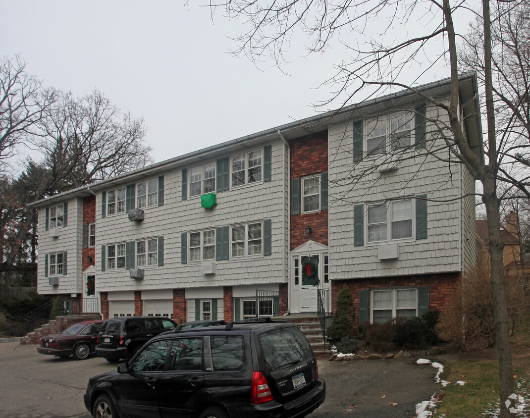 Building Photo - 165 Beacon Hill Dr