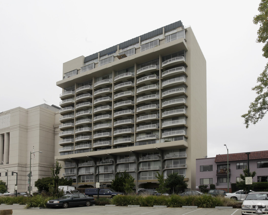 Primary Photo - Lakeside Regency Plaza