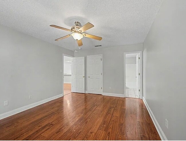 Building Photo - 2712 McLain Ln