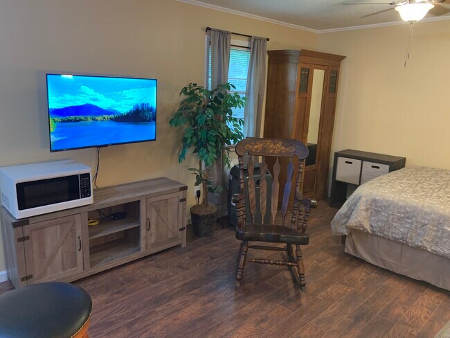 Fully Furnished - 156 Lakeshore Dr
