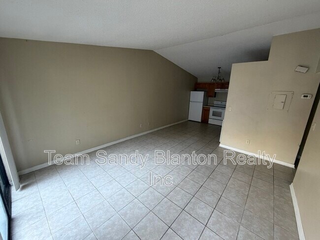 Foto del edificio - 6823 Tiki Ln