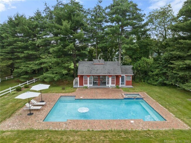 Foto del edificio - 55 Good Hill Rd