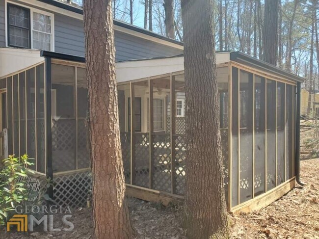 Building Photo - 110 Benjamin Cir