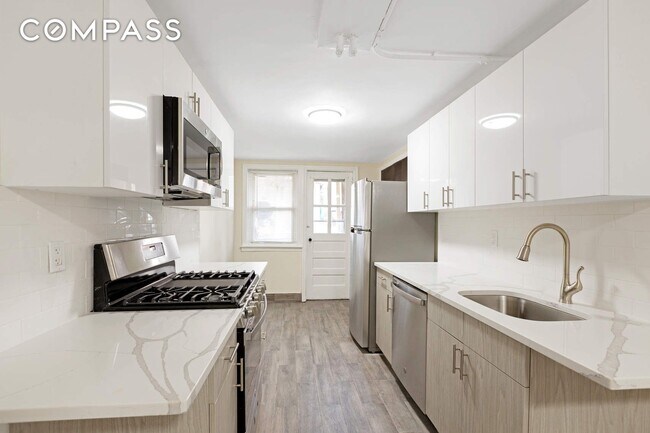 Foto del edificio - 32-84-84 46th St