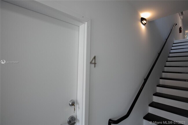 Building Photo - 167 NW 38th St