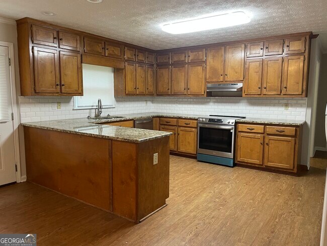Building Photo - 60 Sentry Oak Ct