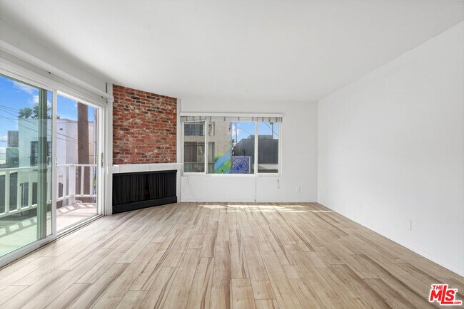 Foto del edificio - 10 19th Ave