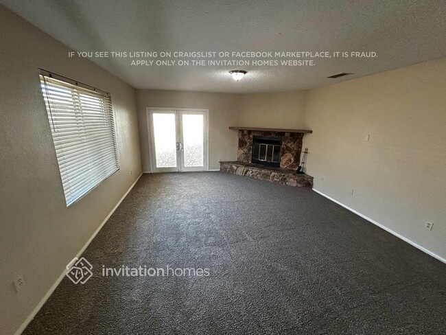 Foto del edificio - 14328 Moonridge Dr