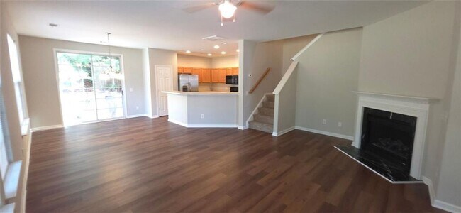 Building Photo - 3425 Fernview Dr
