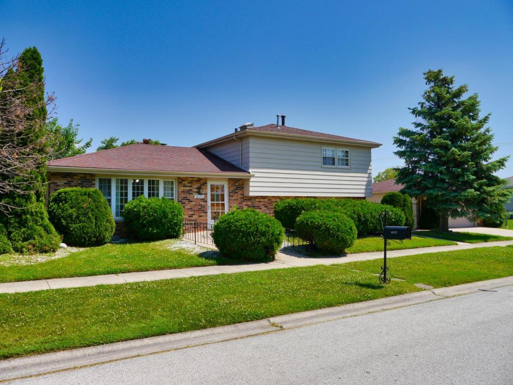 Foto principal - 10137 Mansfield Ave