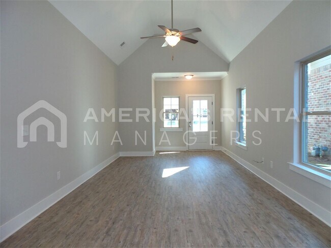 Building Photo - Home for Rent in Lake Cyrus! PRICE REDUCED...