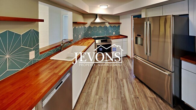 Foto del edificio - Get $500.00 off your first full month's re...