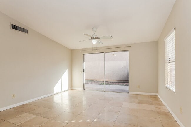 Foto del edificio - 2007 N Villas Ln