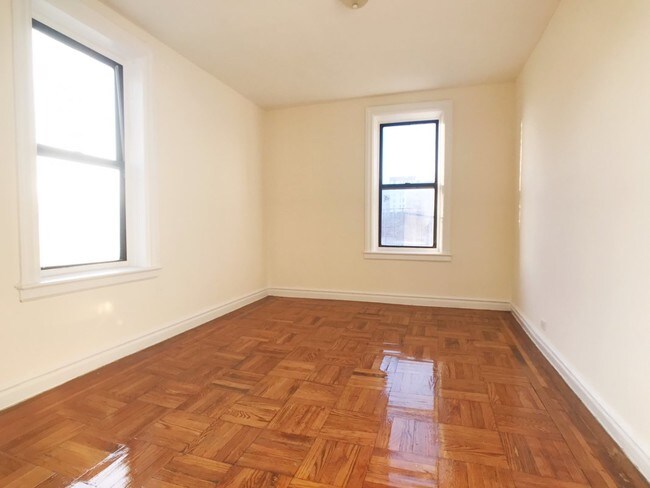 Foto del edificio - 1715 Walton Ave