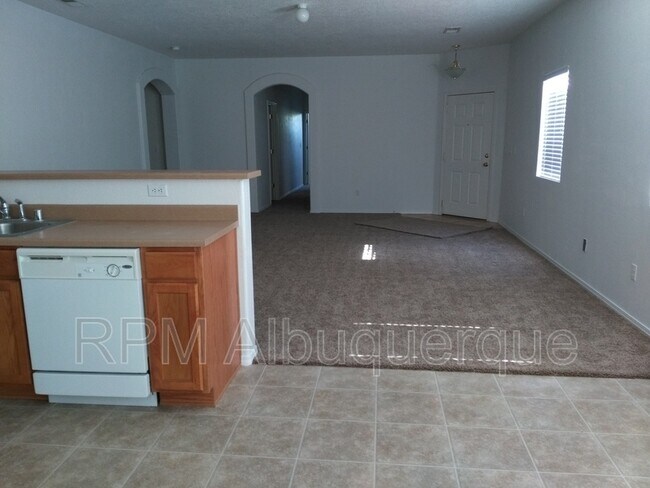Foto del edificio - 1015 Maroa St NW