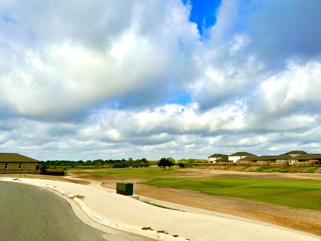 Foto del edificio - 425 Middle Green Loop