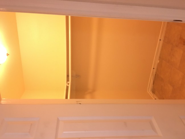 Walking Closet - 213 Jet Dr