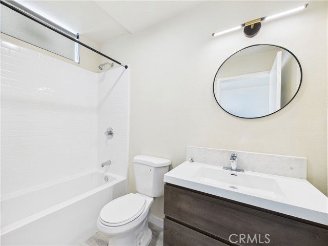 Foto del edificio - 8457 Langdon Ave