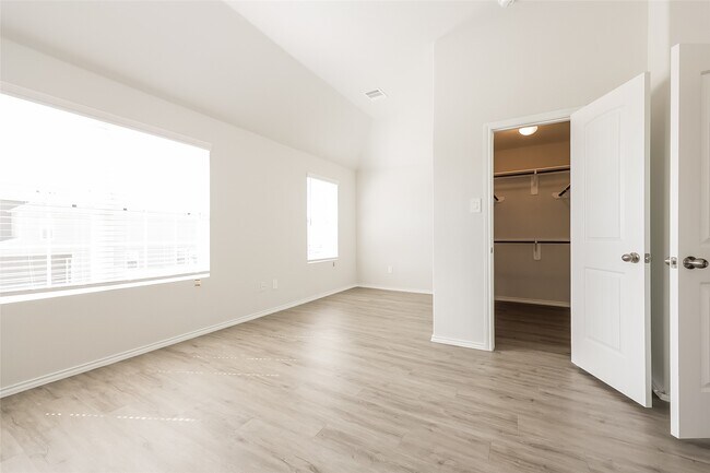 Foto del edificio - 943 Imperial Heights Dr