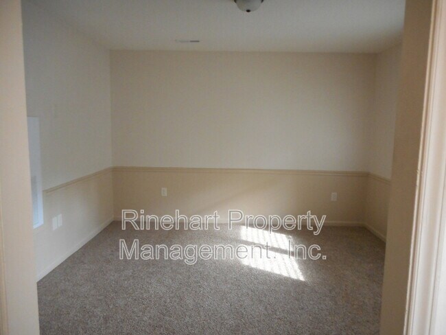 Building Photo - 830 Iredell St