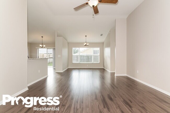 Foto del edificio - 1748 Kirtley Dr