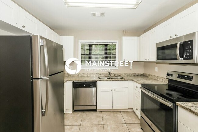 Foto del edificio - 3 Bedroom Pet-Friendly Home in Jonesboro, GA with Main Street Renewal