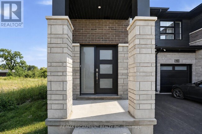 Building Photo - 761 Bradford Ave