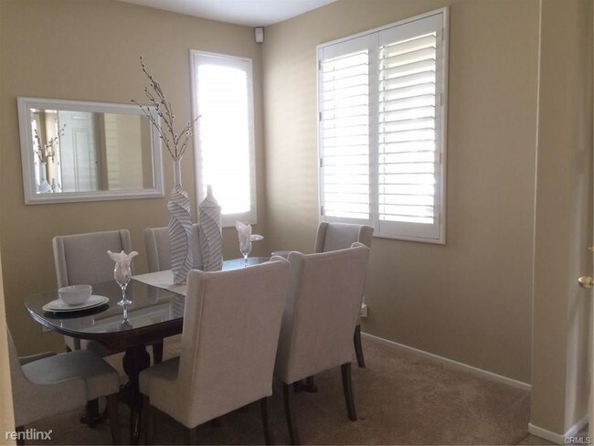 Building Photo - 3 br, 2 bath Condo - 136 Saint James # 60