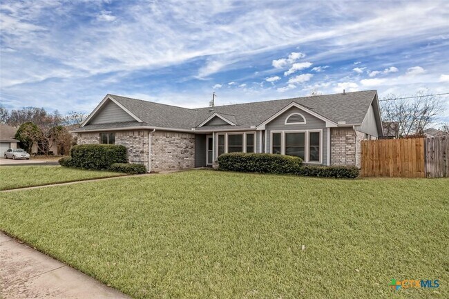 Foto del edificio - 1102 August Dr