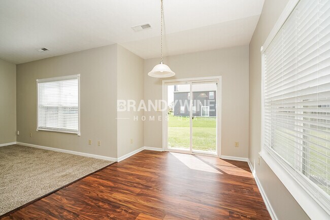 Foto del edificio - NEW LOWER RENTAL RATE LEASING SPECIAL: Rec...