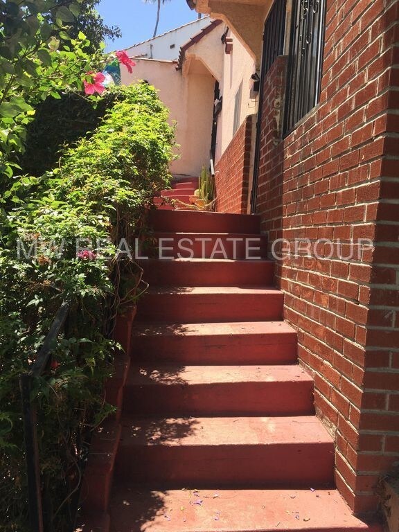 Primary Photo - Beautiful and cozy unit!