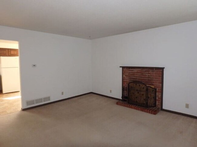 Foto del edificio - Nice 3 Bed 1.5 Bath Duplex SW Columbia!