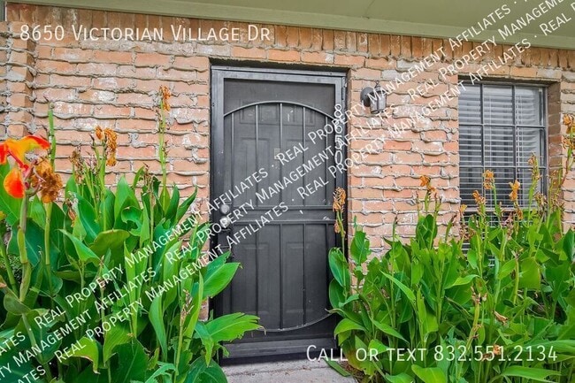 Building Photo - 8650 Victorian Village Dr