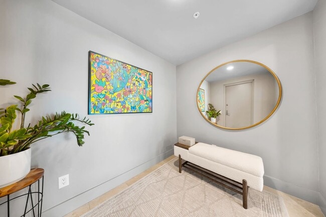 Foto del edificio - 14951 Royal Oaks Ln