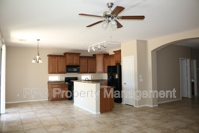 Building Photo - 14551 W Laurel Ln