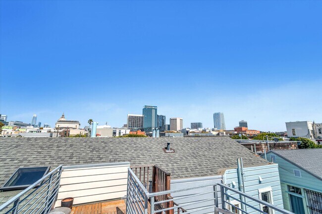 Building Photo - 521 Grove St