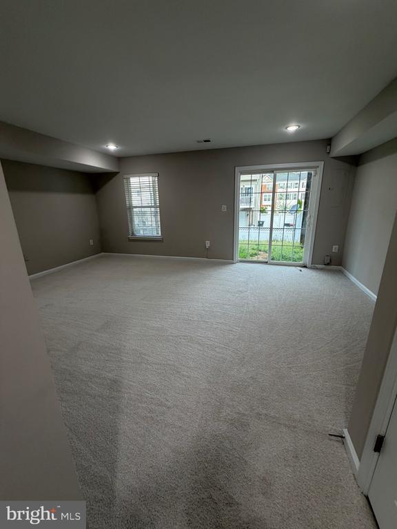 Foto del edificio - 128 Hidden Brook Dr