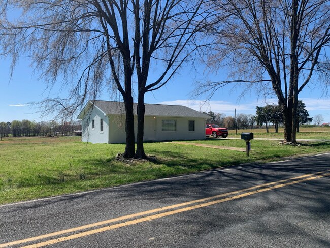 Foto del edificio - 28364 Hatley Farm Rd