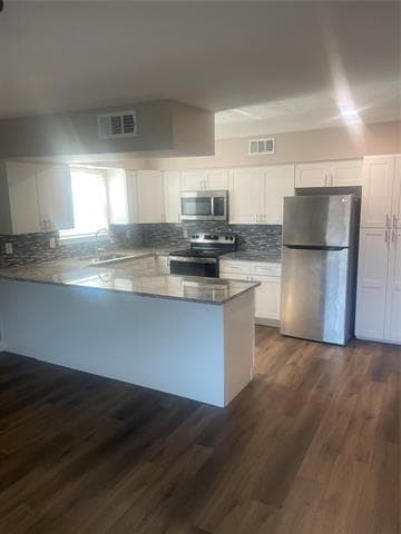 Building Photo - 904 Spring Valley Plaza