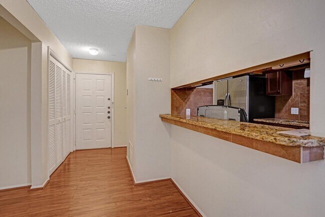 Foto del edificio - 2301 N Congress Ave