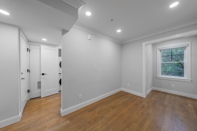 Building Photo - 16 Lopez Ave