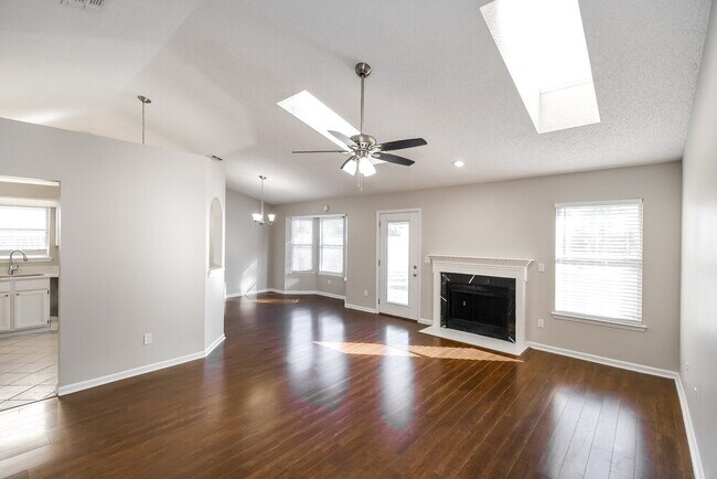 Foto del edificio - 8442 Sugartree Dr
