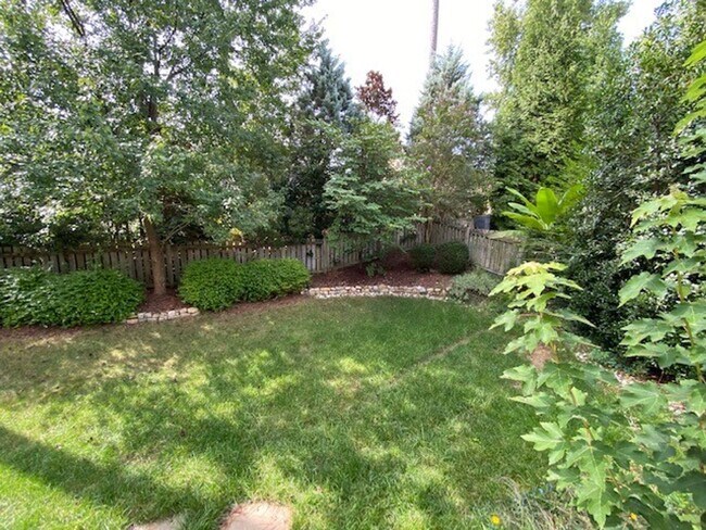 Building Photo - 131 Barclay Valley Dr