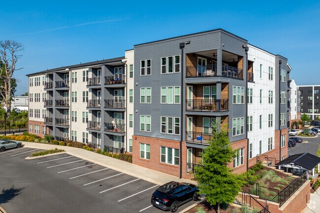 Building Photo - Miller and York