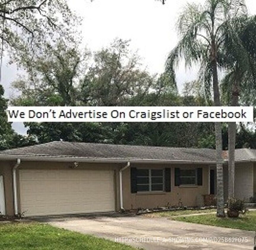 3 Bedroom, 21/2 Bathroom Pool Home with 2... House Rental in